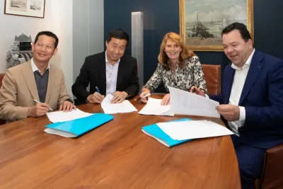 CCV-eneharry-3580-PAX-EVE-MBIJ-smile-ondertekening-JV-contract-1024x683.jpg CCV-eneharry-3580-PAX-EVE-MBIJ-smile-ondertekening-JV-contract-1024x683.jpg