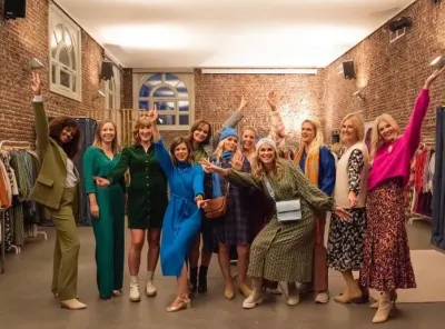 Modeshow.jpg Modeshow.jpg