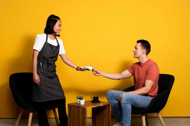 mensen-ondernemer-horeca-geel2.jpg